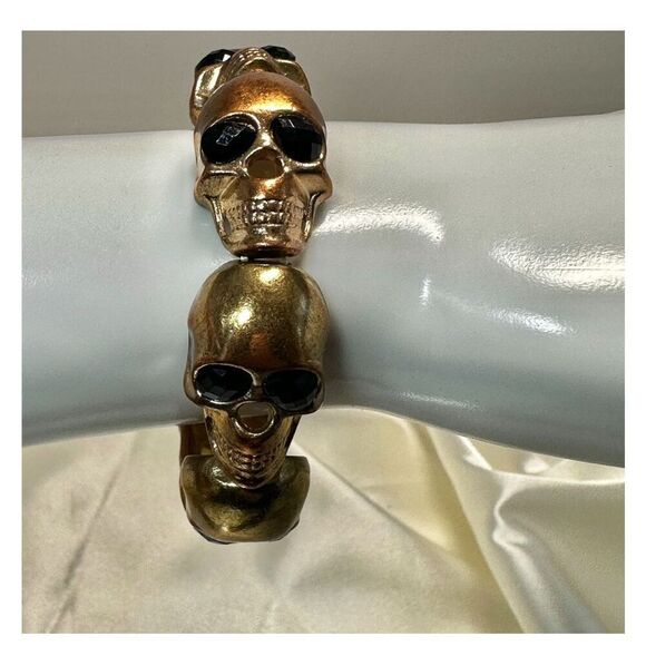Gold tone and black stretchy skull bracelet - Picture 2 of 8